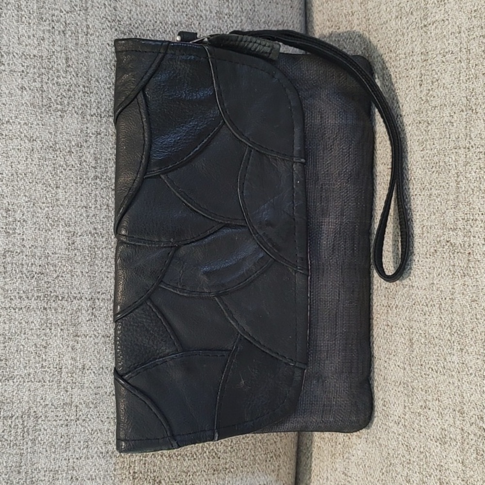 SMATERIA Upcycled Leather+Mesh Black Leather Clutch Wristlet Gently Used ❤️❤️